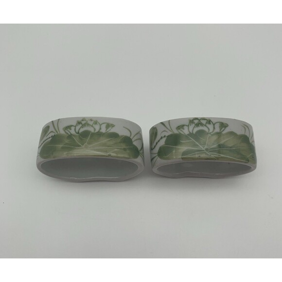 2 Vintage Napkin Rings Holders Green Ginkgo Leaf On Lt Gray Ring - Picture 1 of 8